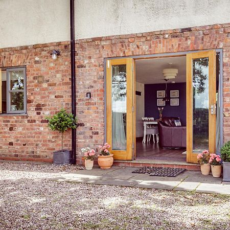 Oak Mead Villa Рексъм Стая снимка