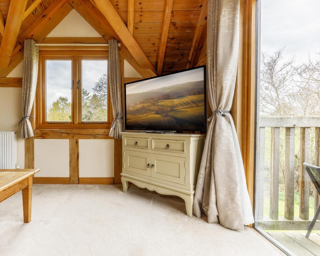 Oak Mead Villa Рексъм Стая снимка