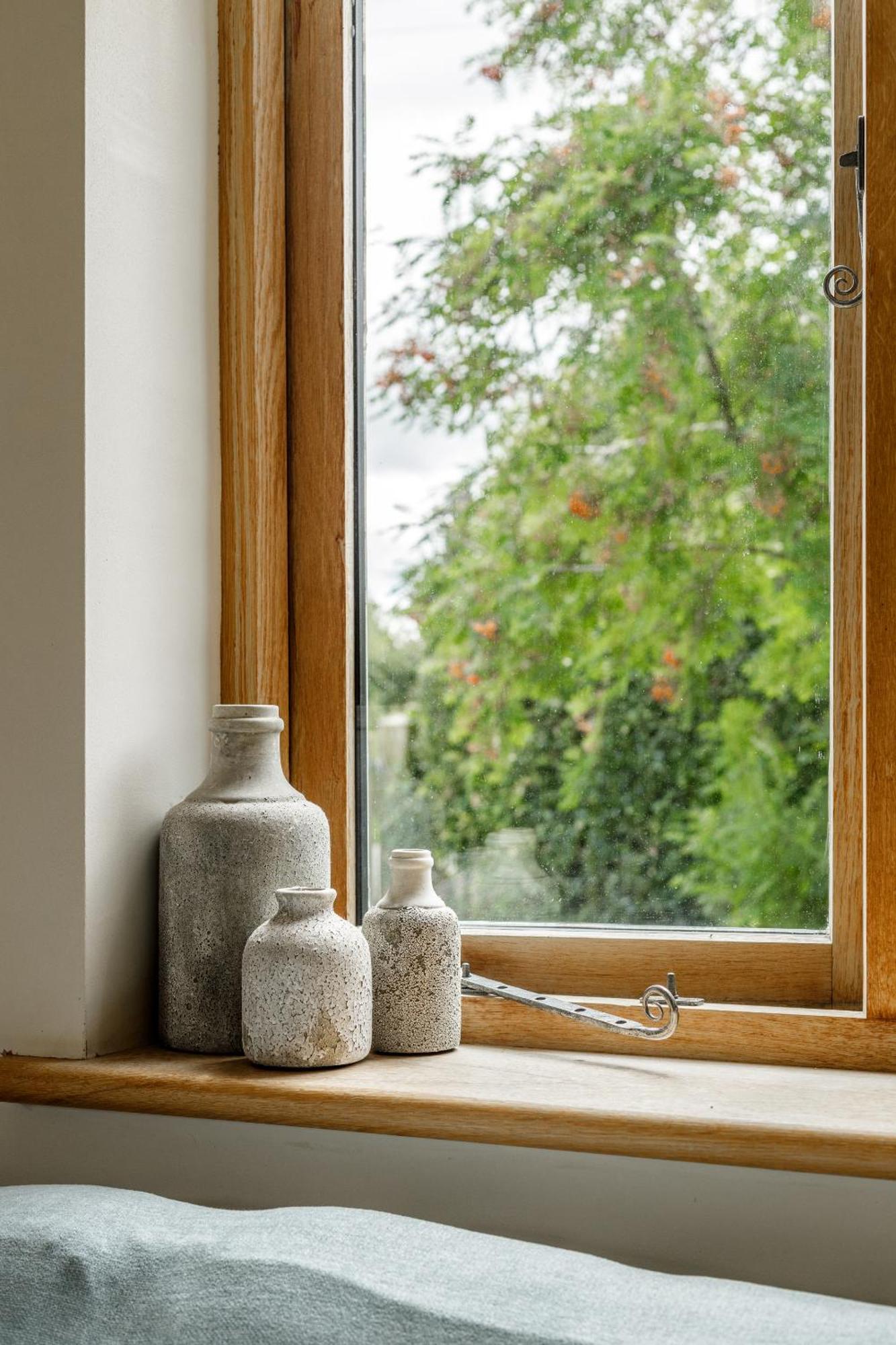 Oak Mead Villa Рексъм Стая снимка