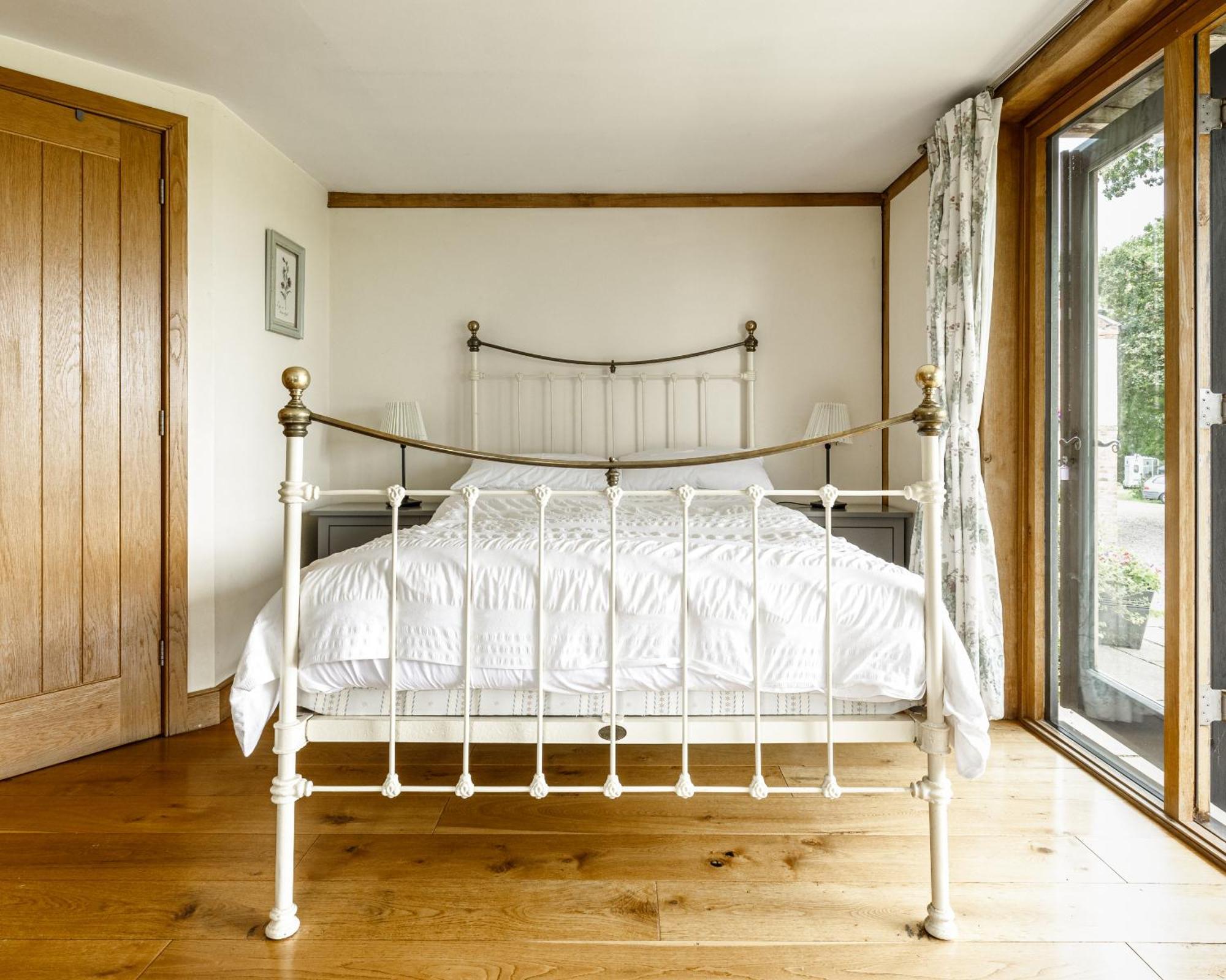 Oak Mead Villa Рексъм Стая снимка
